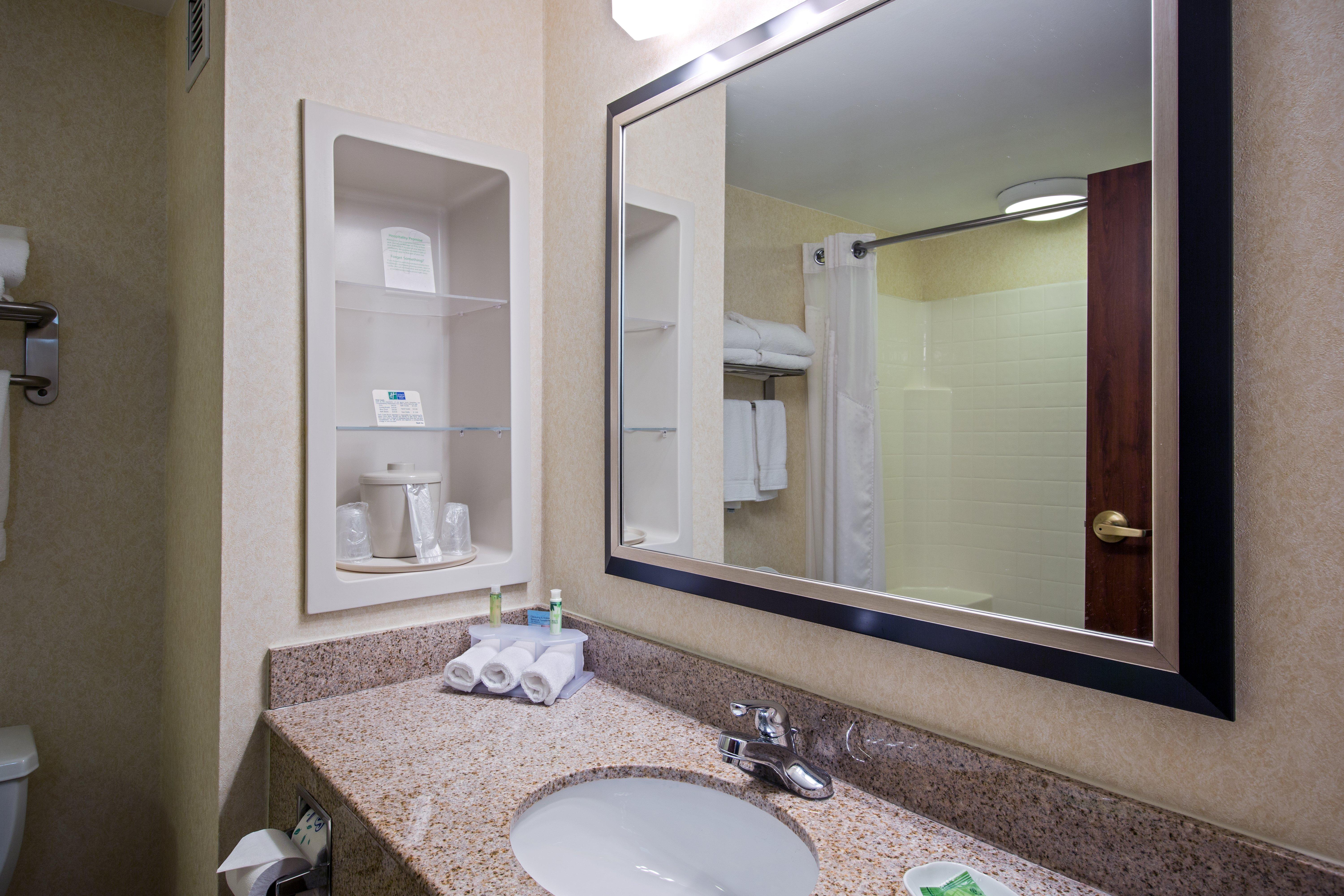 White Pine Lodge Ex Holiday Inn Express Suites Salamanca 34/36