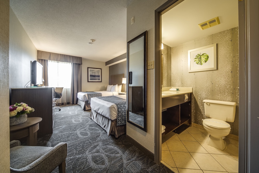 Monte Carlo Inn Airport Suites 32/68