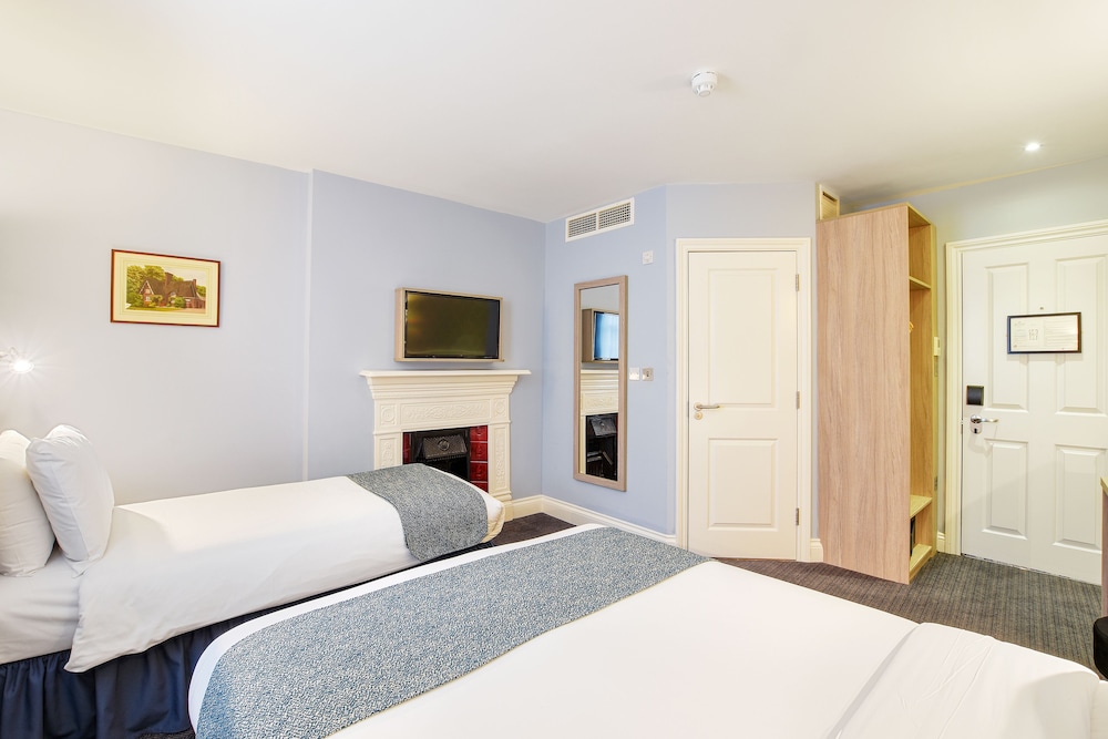 ROOM, TRIPLE