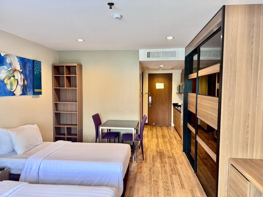 Sima Thani Hotel 20/50