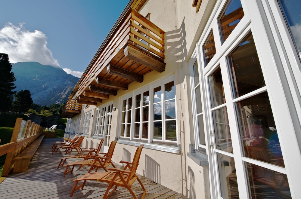 Maloja Palace 4/55