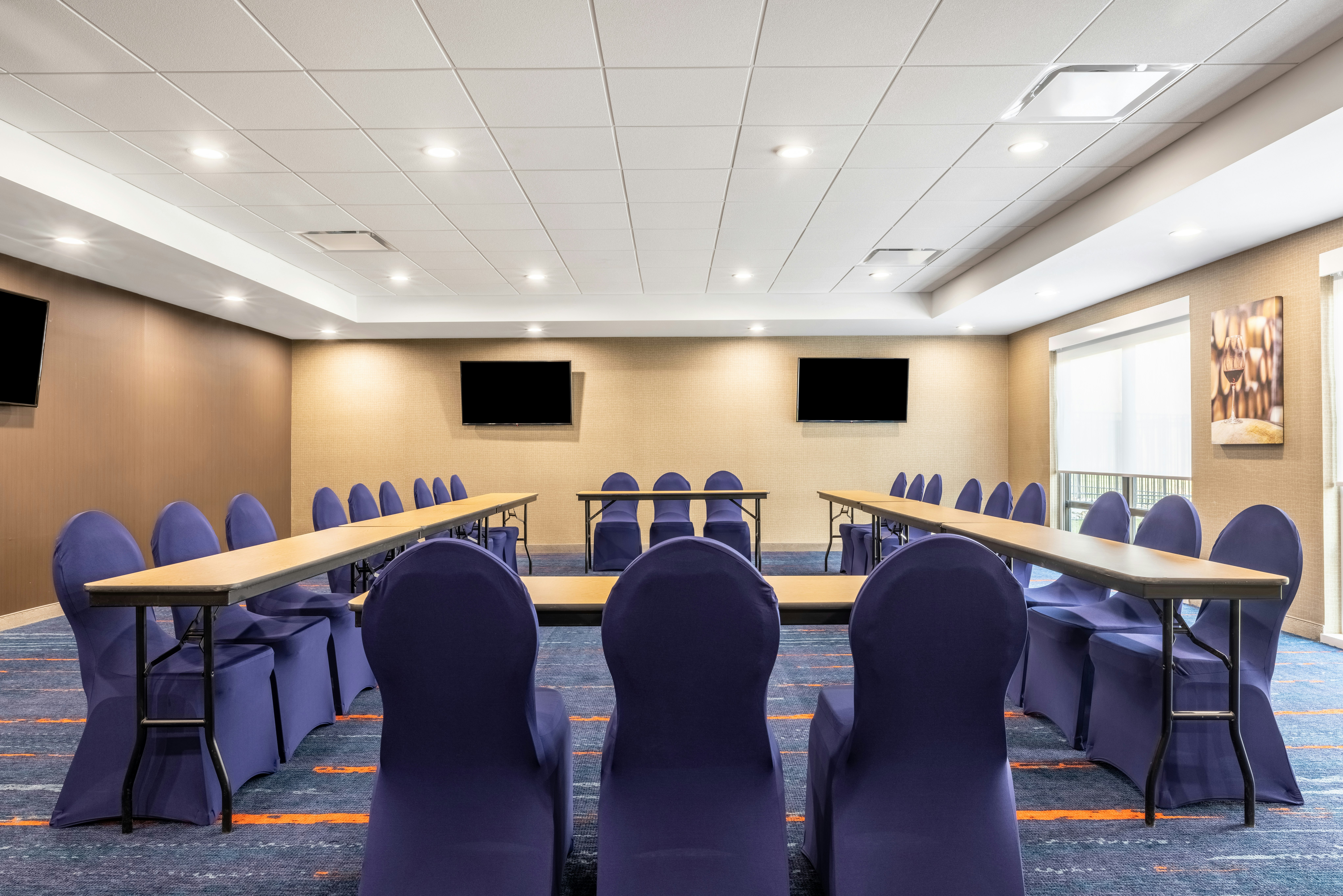 Hampton Inn and Suites Benton Harbor MI 40/47