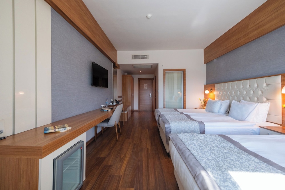 Parion Hotel 17/67