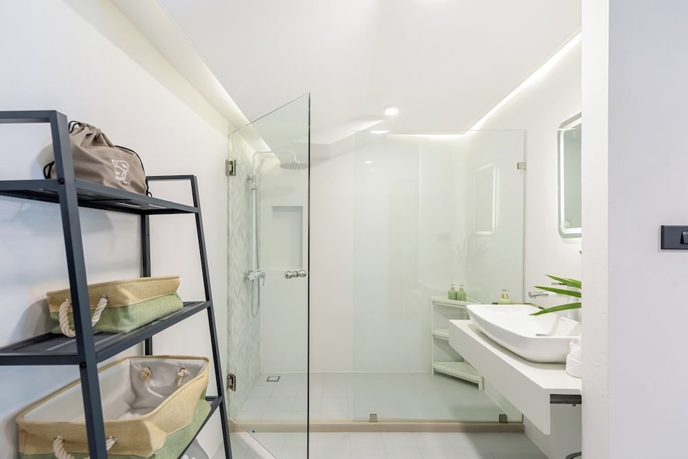 Zen Style Pool Access Townhouse 49/50