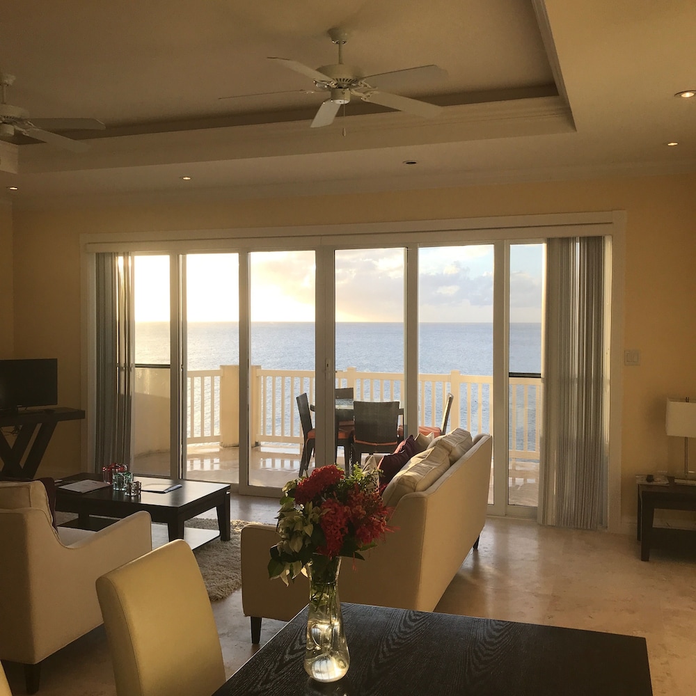 The Hamilton Beach Villas & Spa 21/50