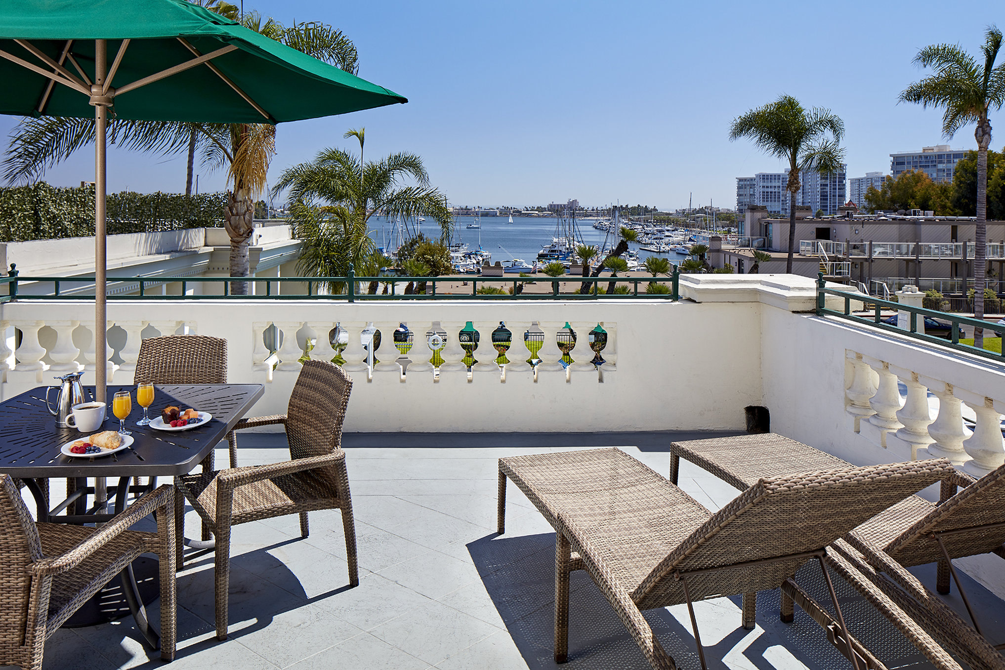 Glorietta Bay Inn 61/78