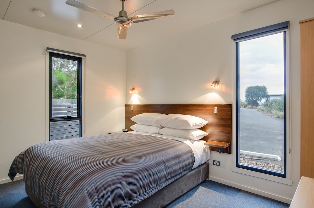 Swansea Beach Chalets 12/49