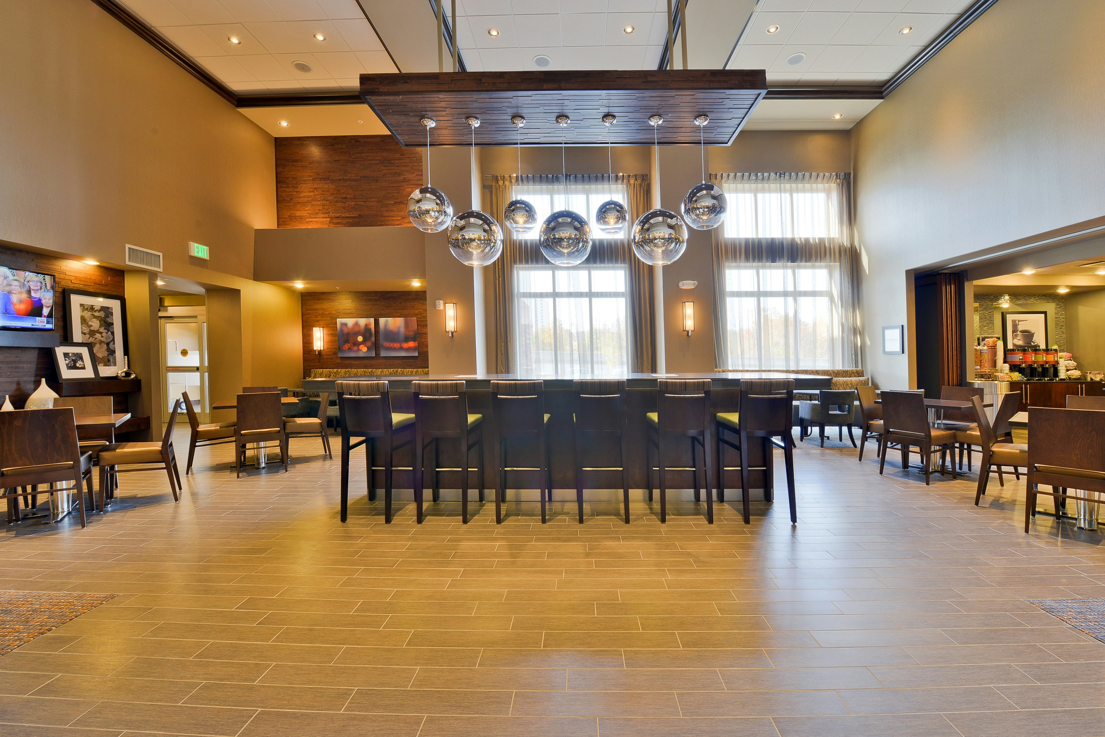 Hampton Inn And Suites Greensborocoliseum 42/59