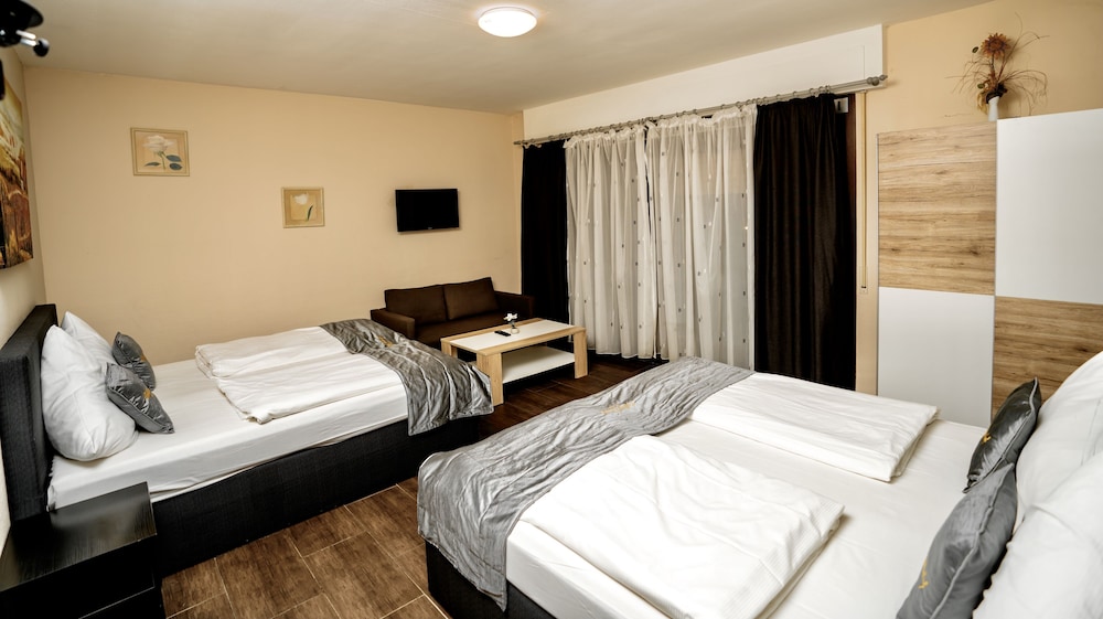 Parkhotel Lindenhof 14/40