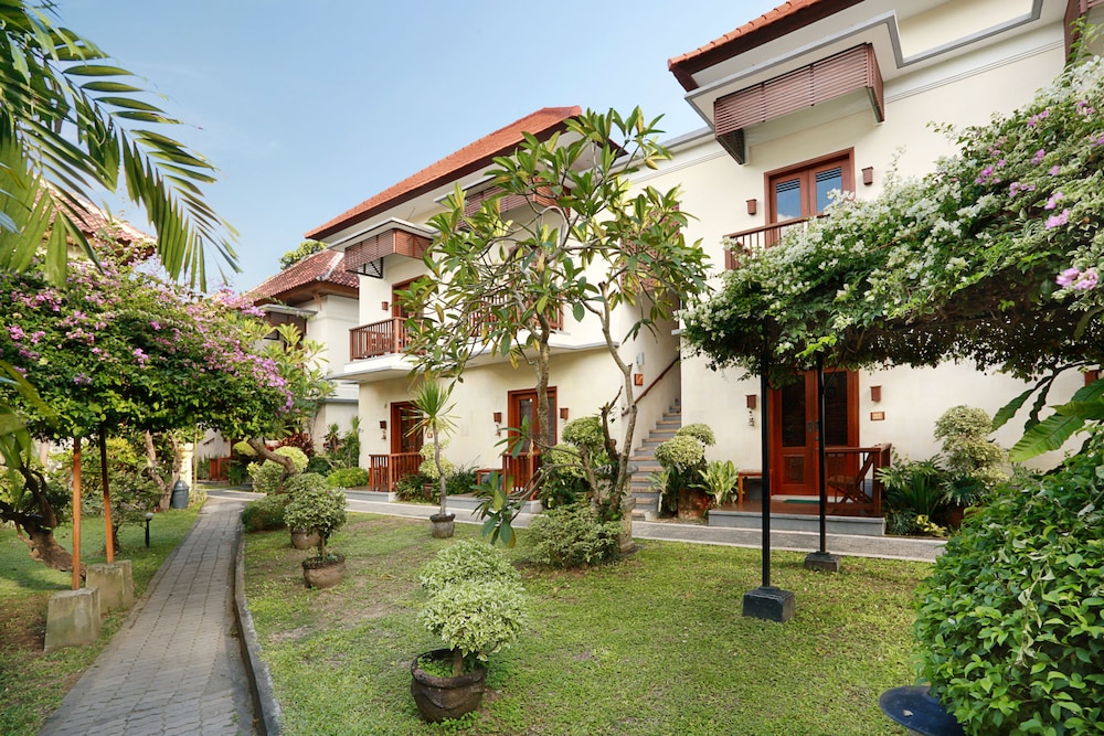 Respati Beach Hotel 8/66