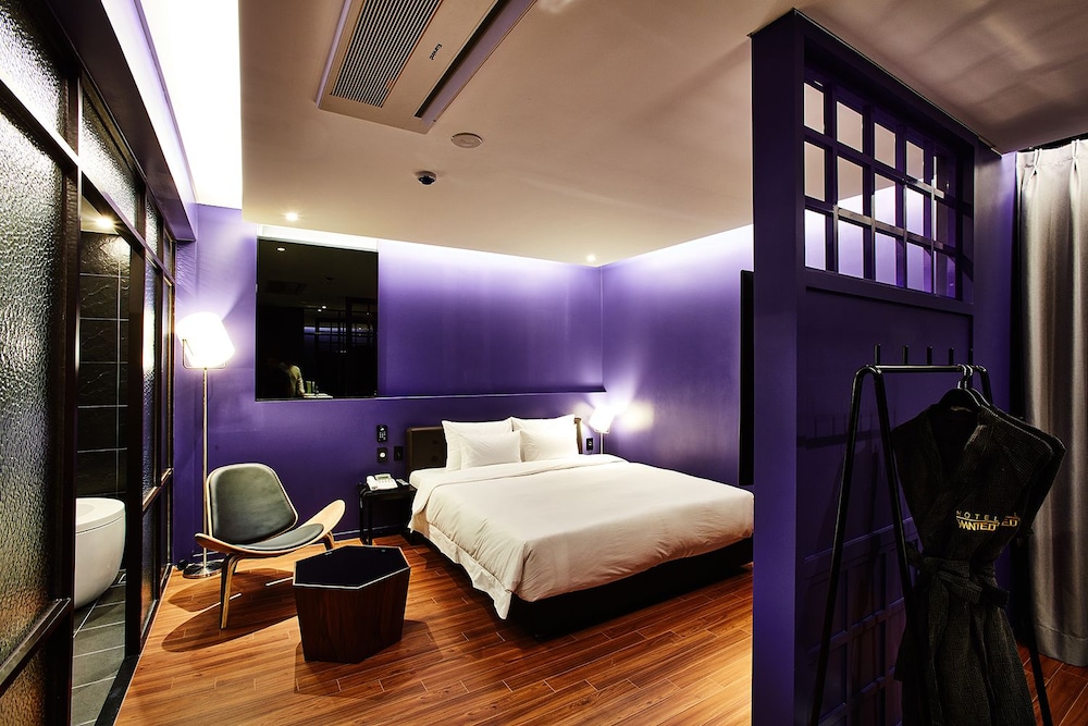 Hotel Wanted 38/70