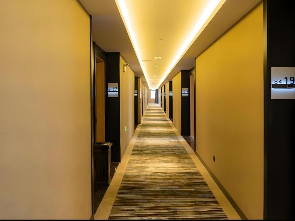 GreenTree Inn Express Hefei Yaohai Wanda Minghuang Road 25/38
