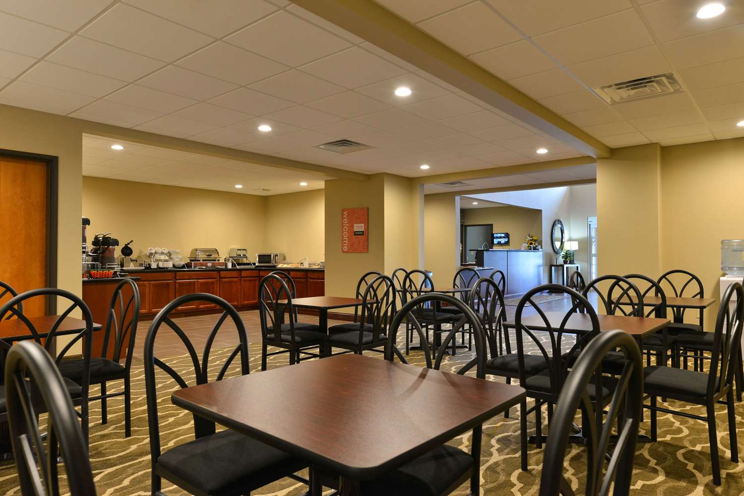 Days Inn & Suites by Wyndham Manheim Lebanon 20/26