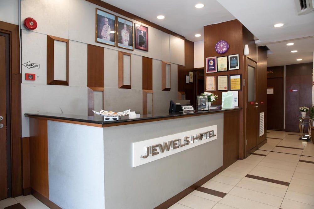 Jewels Hotel 6/46