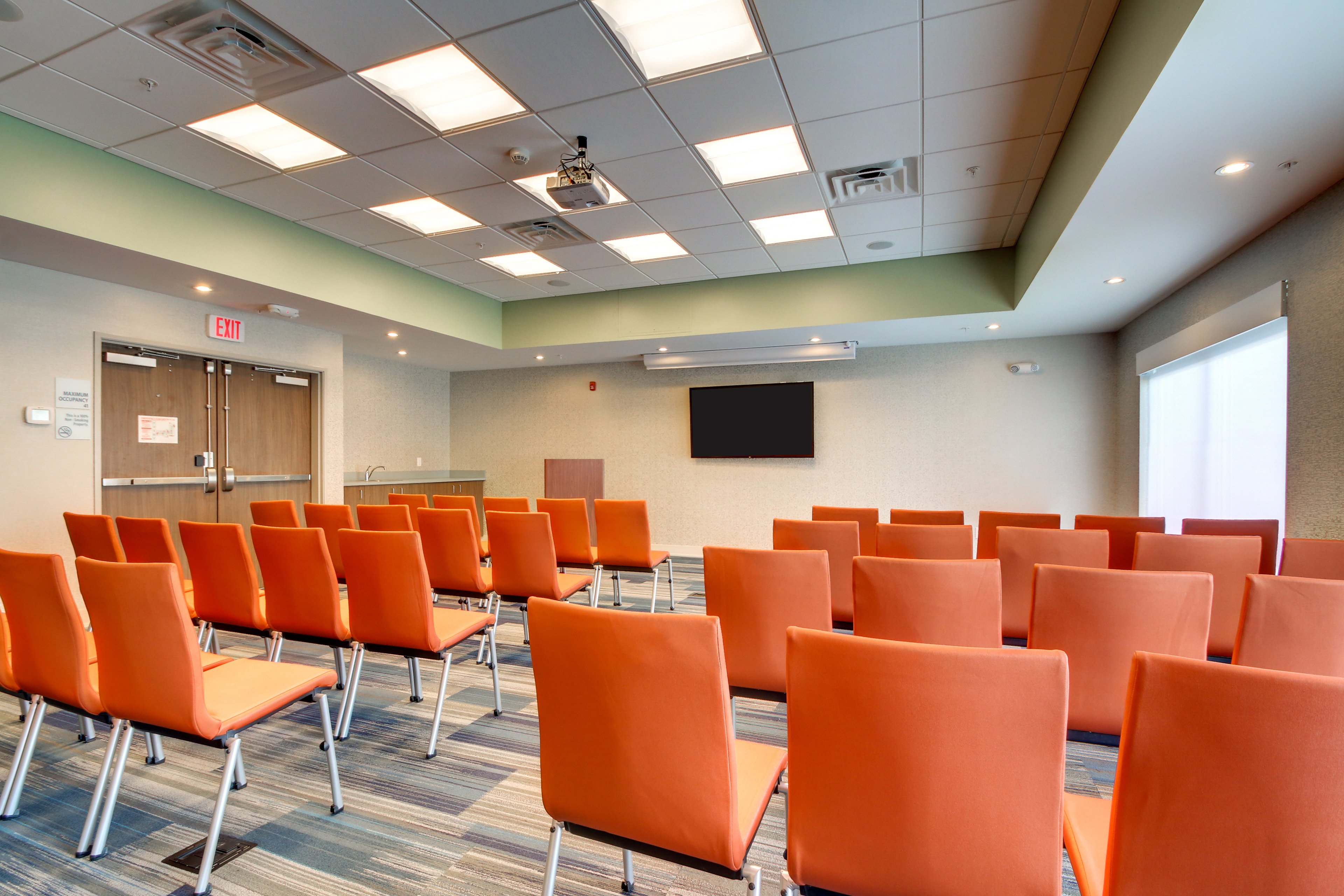Holiday Inn Express & Suites GALESBURG 54/61
