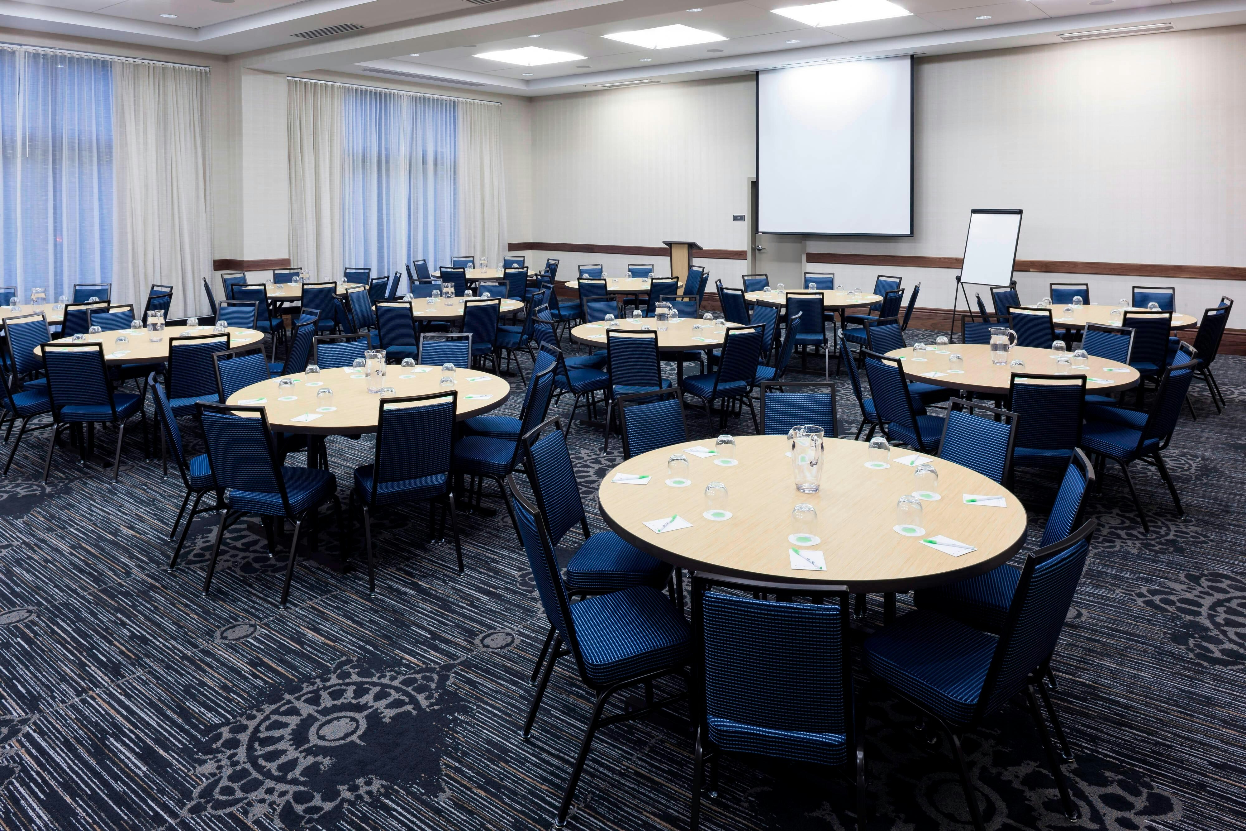 COURTYARD BY MARRIOTT RICHMOND DOWNTOWN 33/39
