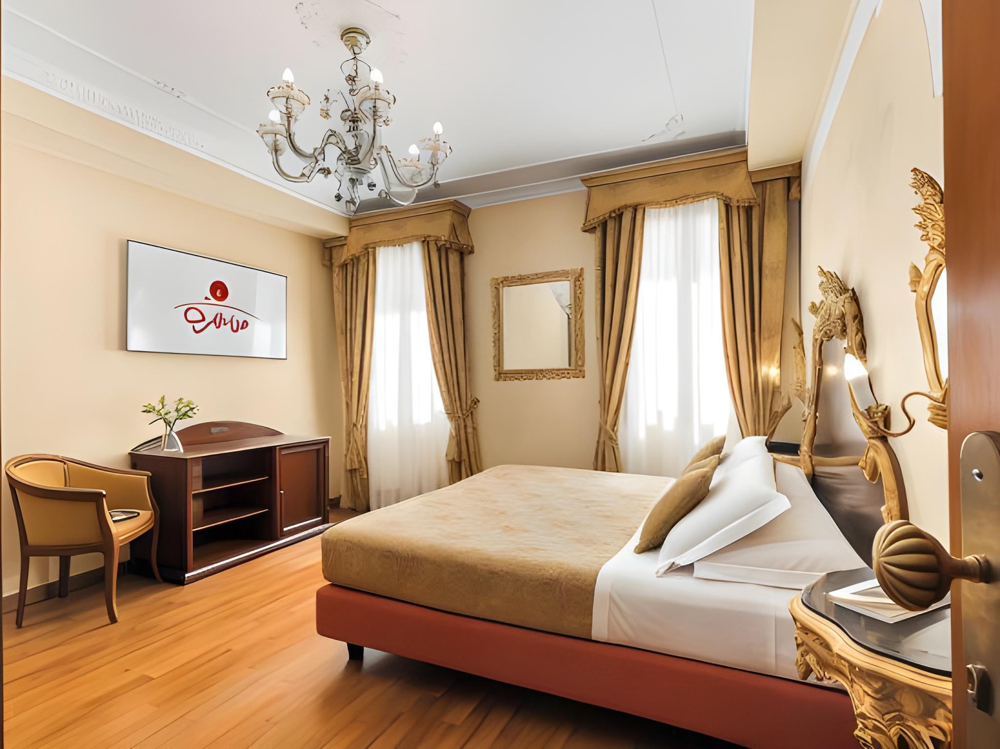 Classic Room Gold