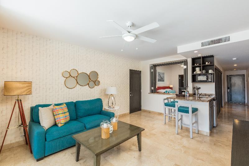 1 Bedroom, Deluxe, Double or Twin Bed, Ocean Front
