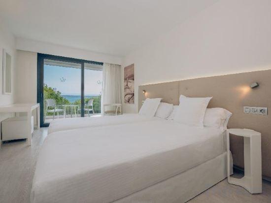 Room, Lateral Side Sea View