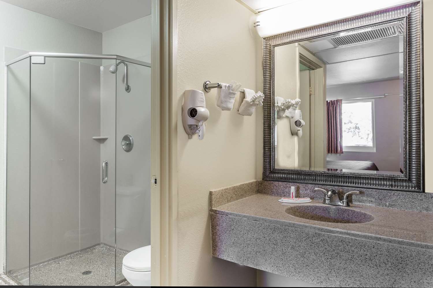 Motel6 Riviera Beach, FL 11/11