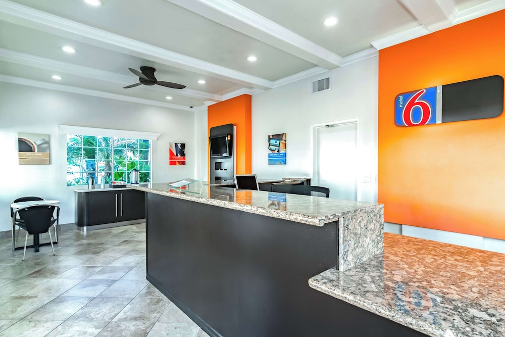 Lobby at Motel6 Anaheim, CA, ANAHEIM - CA