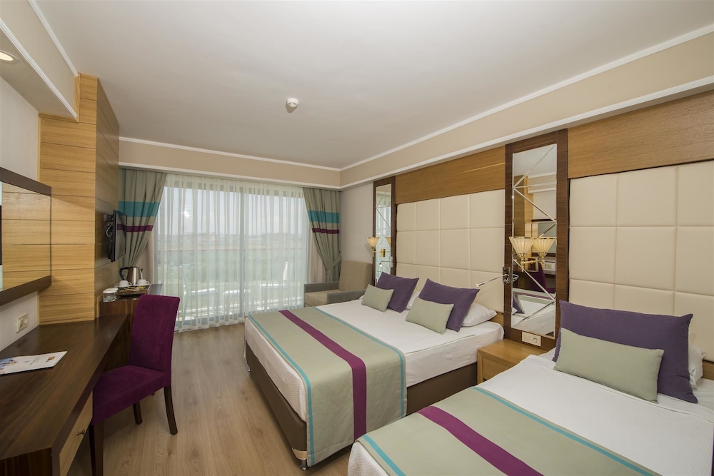 Dream World Aqua Hotel 10/50