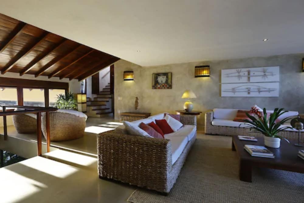 Maitei Hotel 18/30