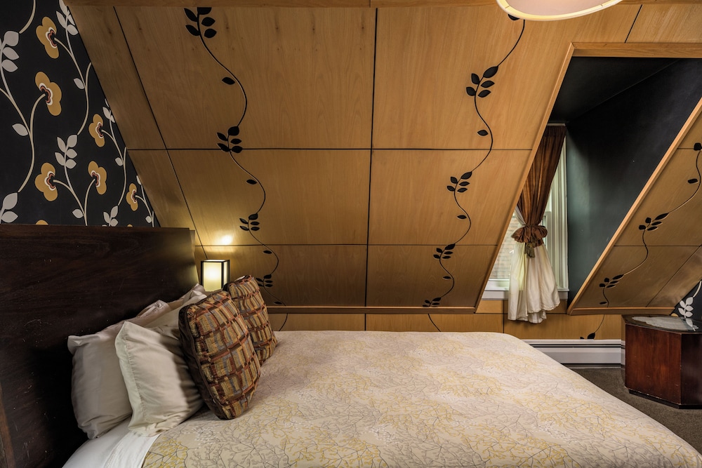 Queen Anne Bed And Breakfast 16/70