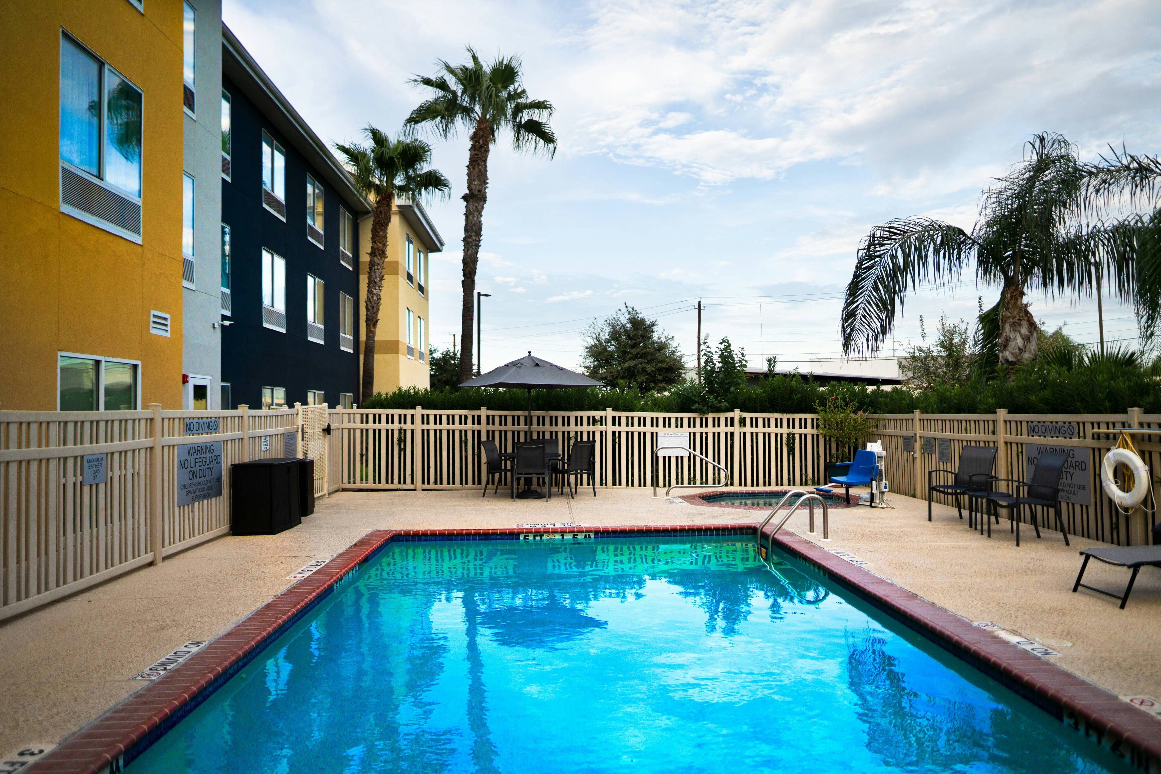 Fairfield Inn And Suites By Marriott Laredo 7/7