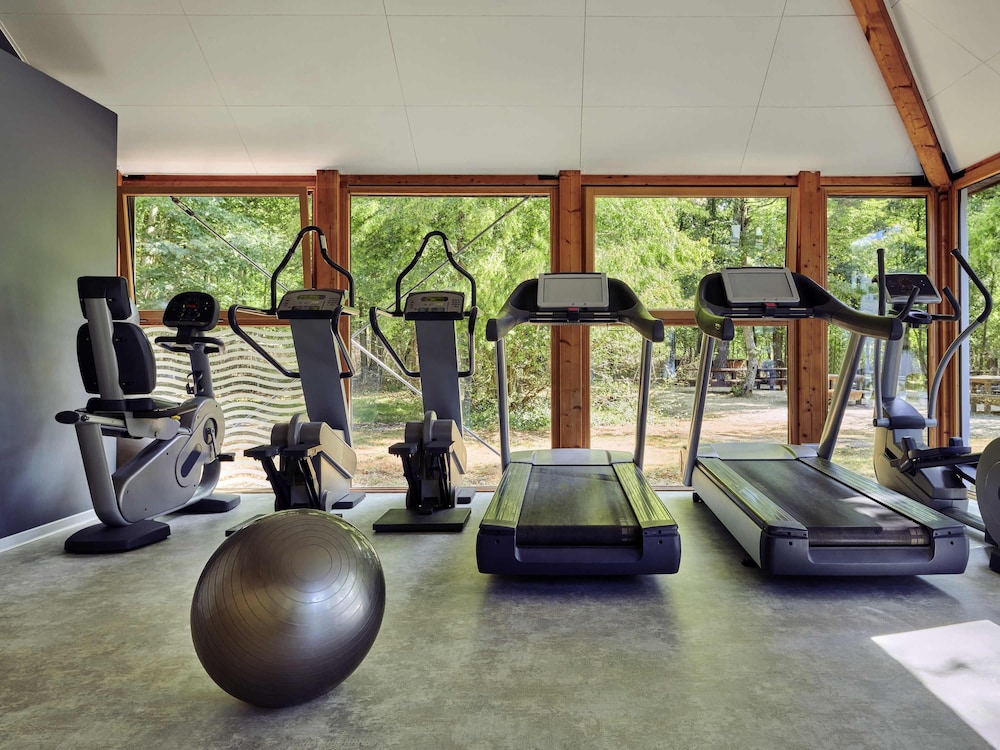 NOVOTEL FONTAINEBLEAU URY 25/51
