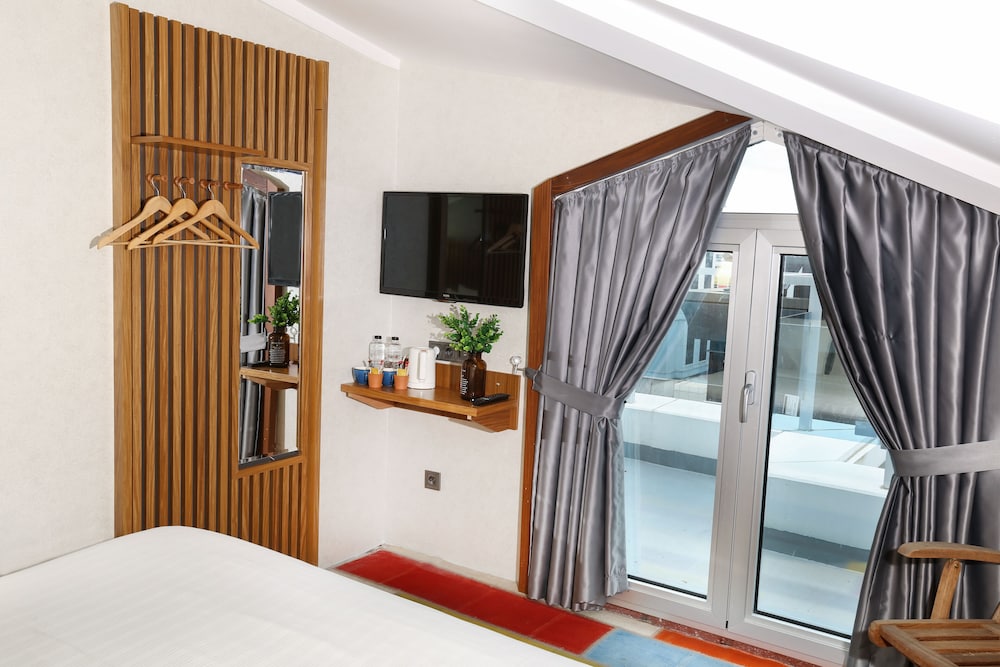 Discovery Hotel 45/69