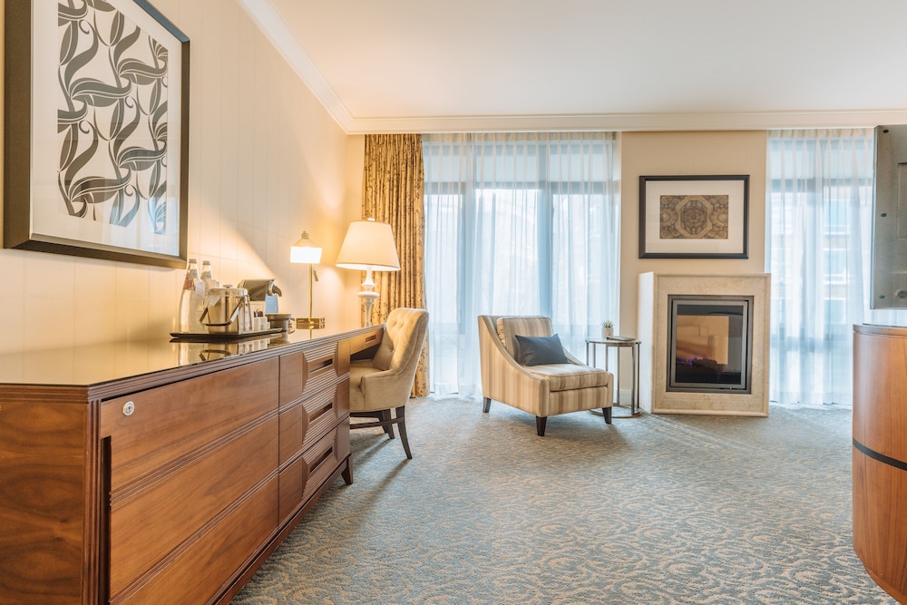 L'Hermitage Hotel 46/70