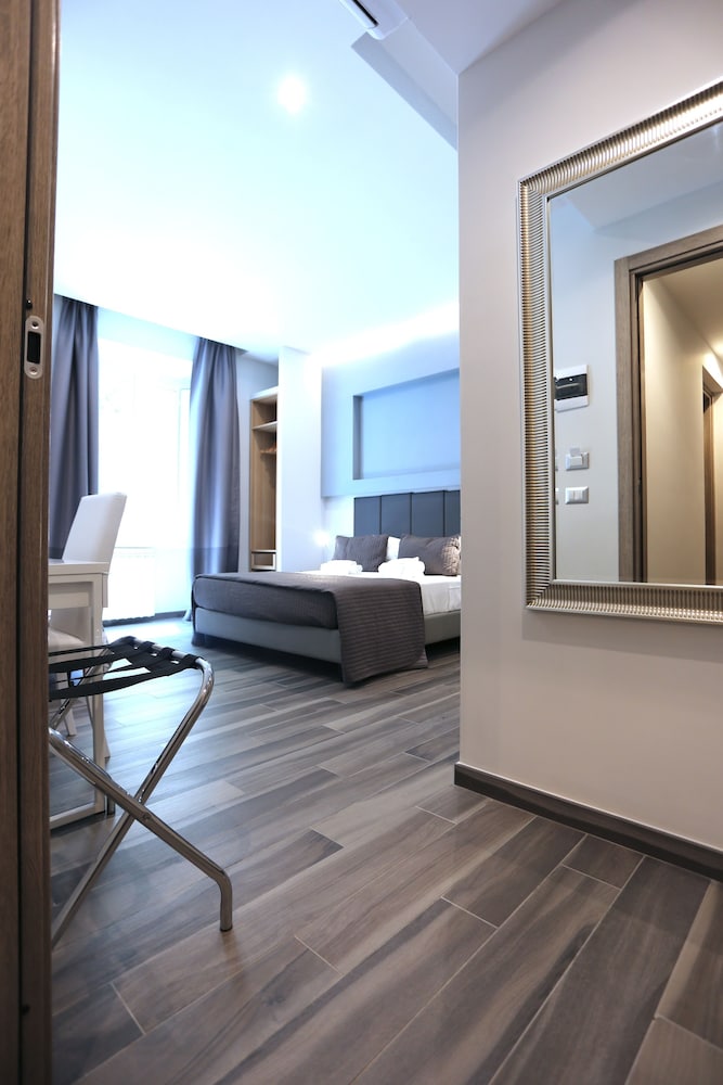 B&B Home 77 50/63