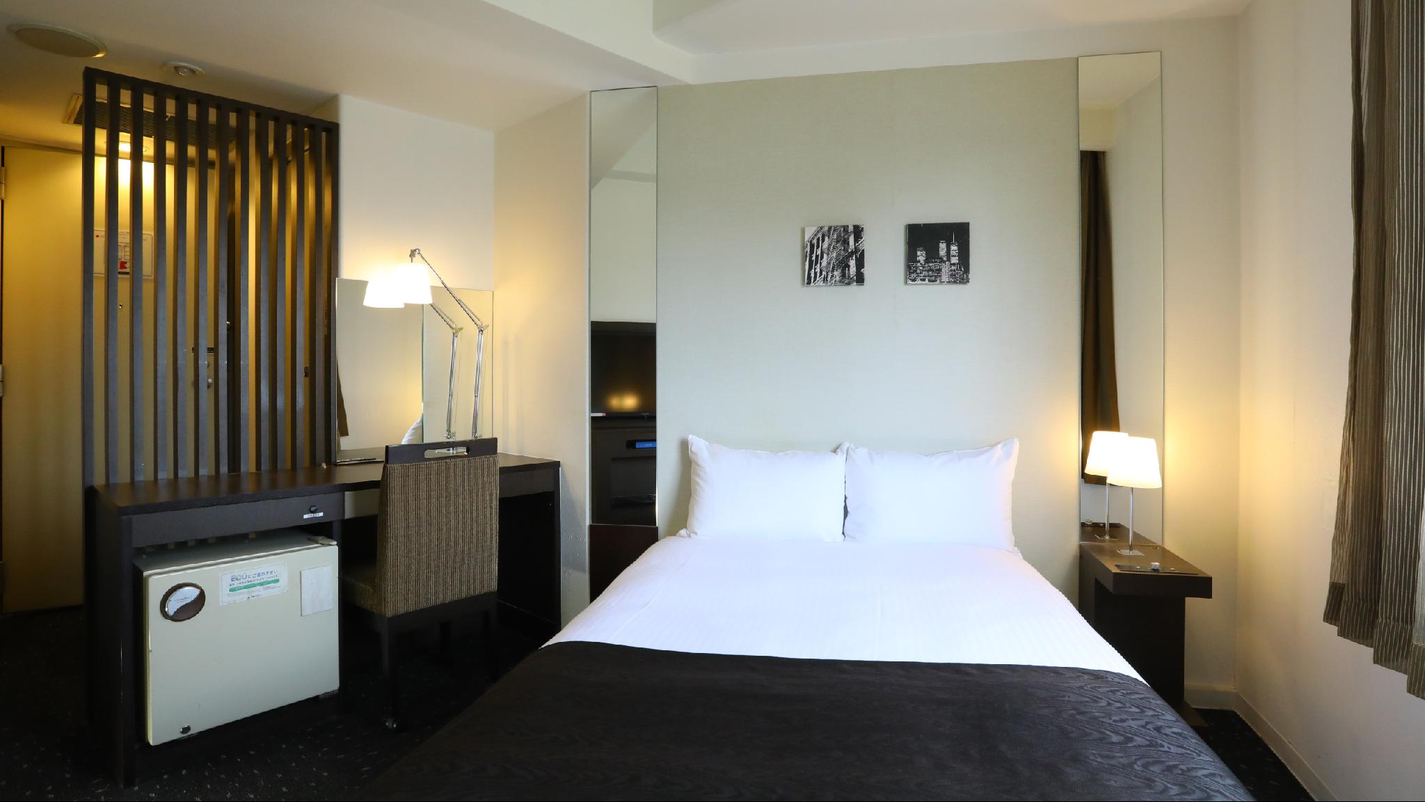 Semi Room, Standard, Semi Double Bed, Smoking