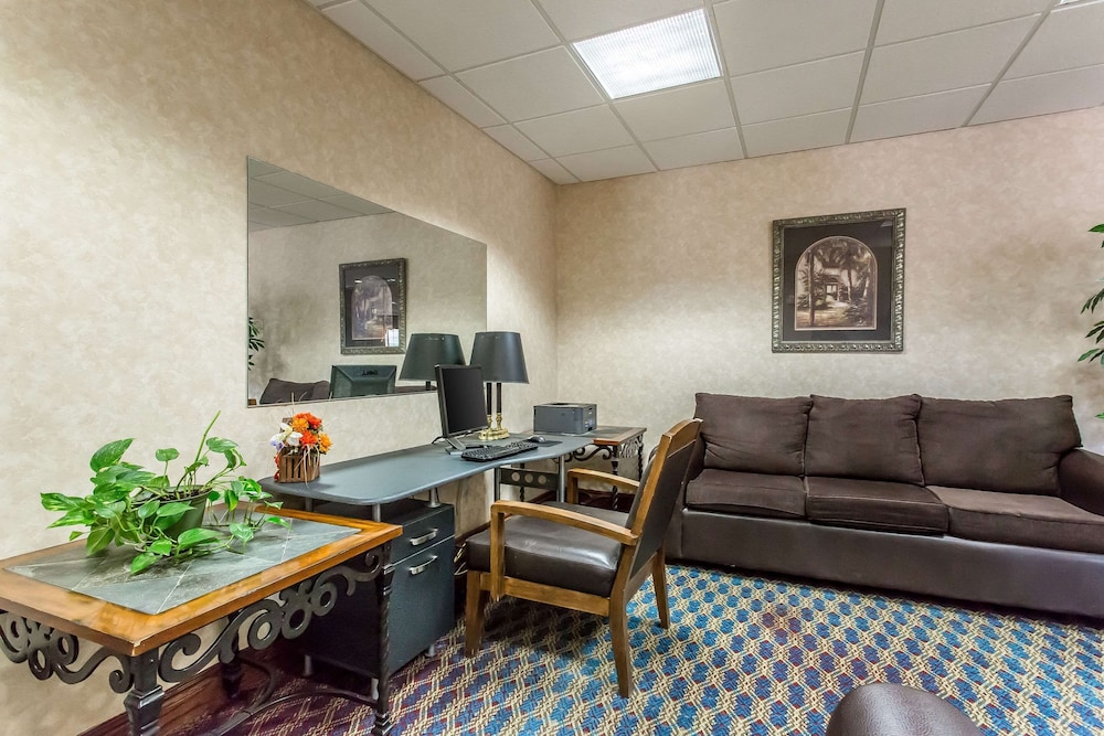Quality Inn & Suites Guymon East 17/22