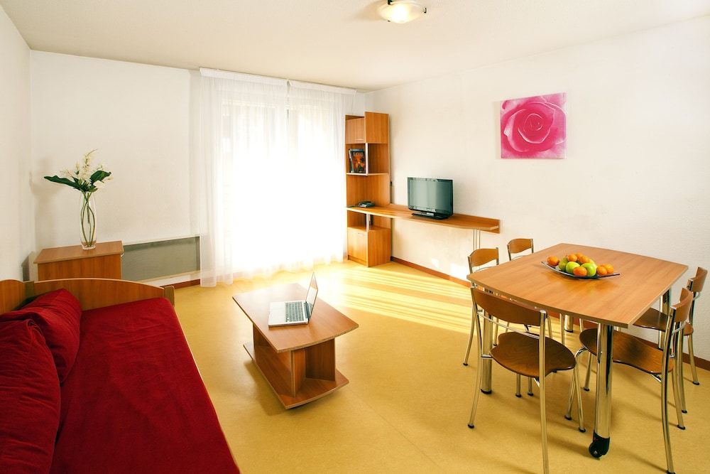 Sejours Et Affaires Saint Genis 16/23