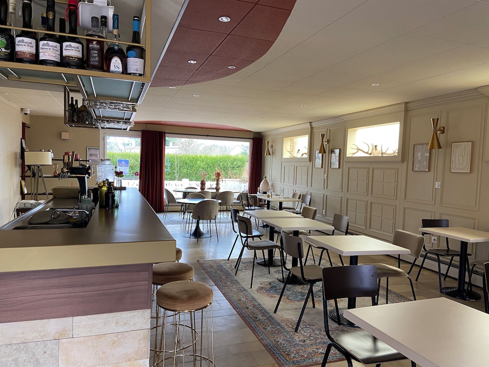 restaurant cafeteria