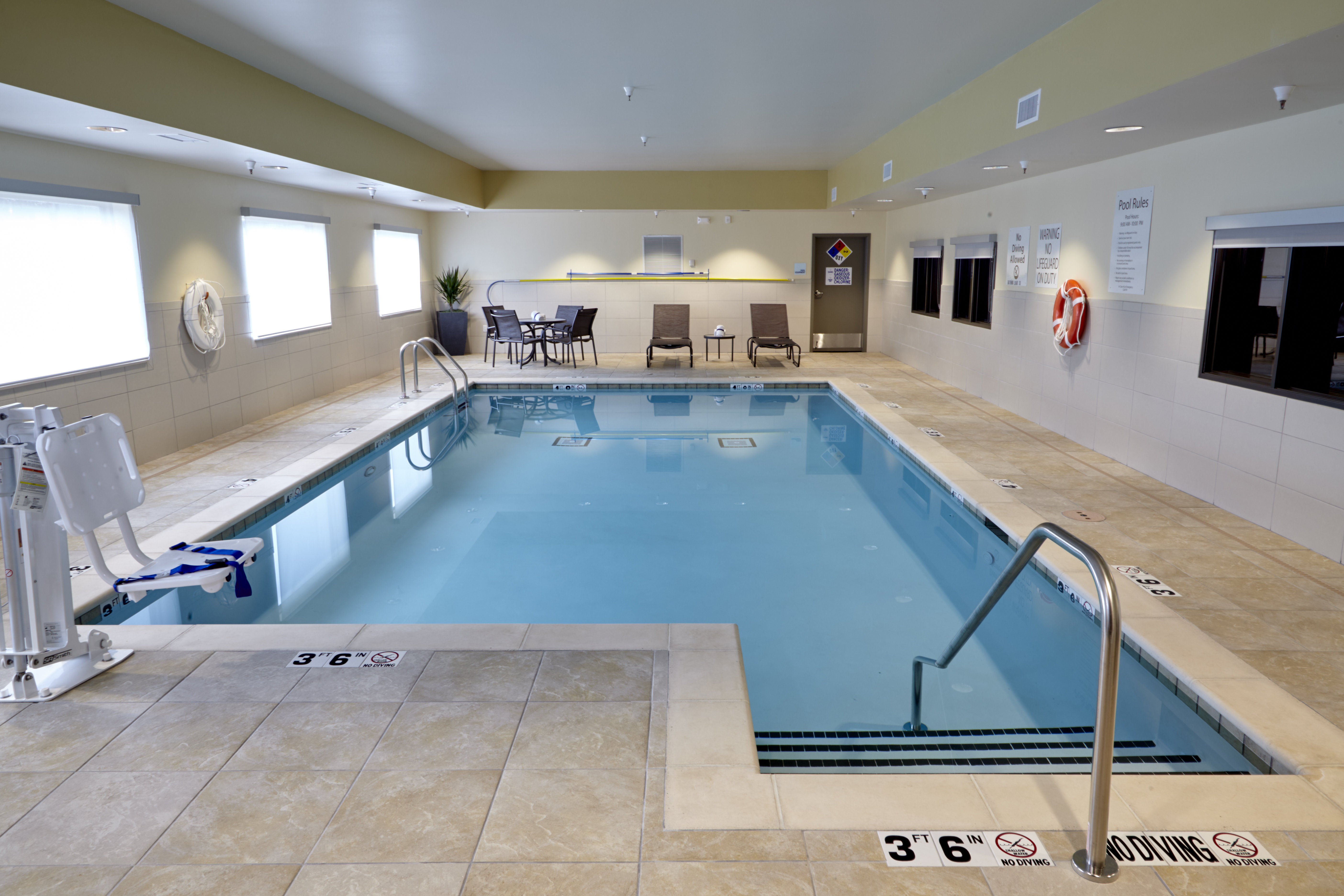 Holiday Inn Express Suites Tahlequah 30/46