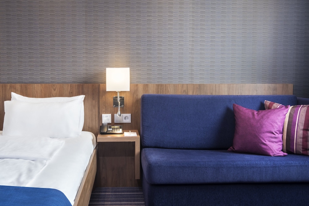 Holiday Inn Express Friedrichshafen 41/76