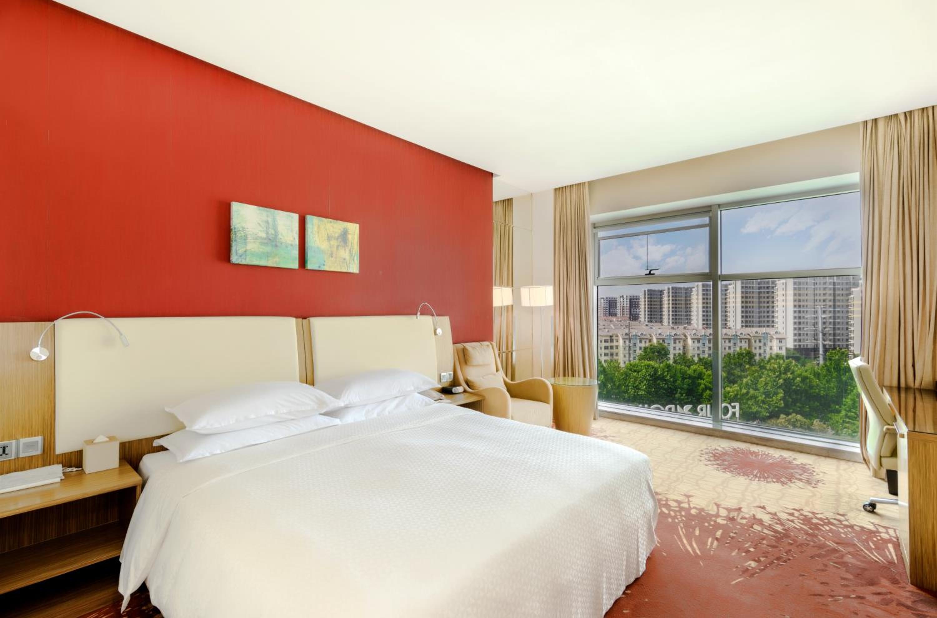 Guest Room, Superior, King Bed