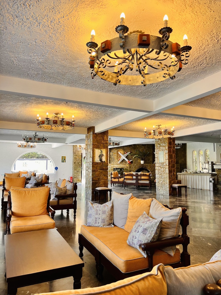 Karteros Hotel 30/49
