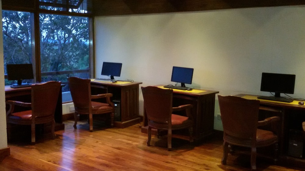 Lobo Wildlife Lodge 17/21