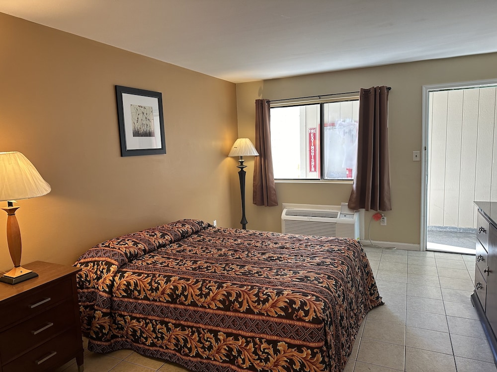 Sea Palace Motel 12/94