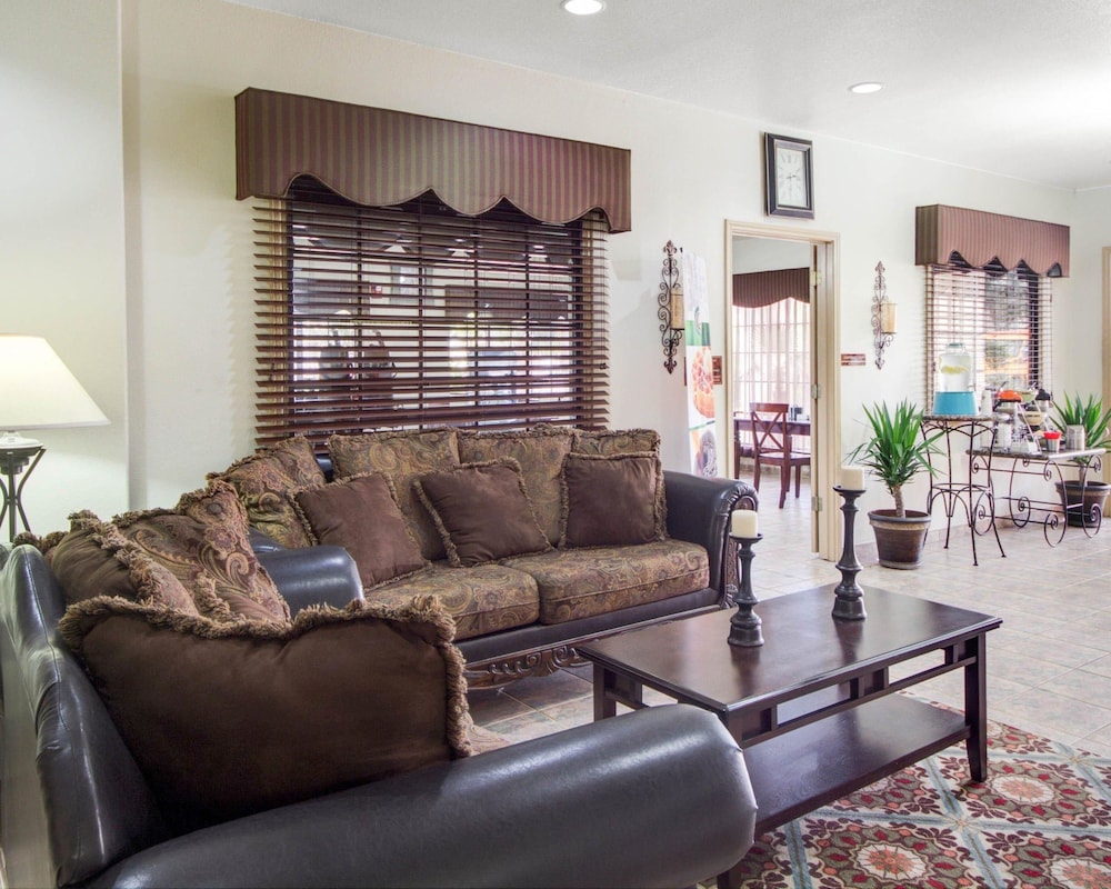 Quality Inn & Suites Rio Grande City, TX 25/39