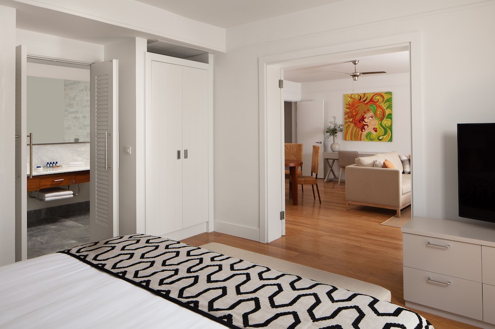 EXECUTIVE, SUITE, SEA VIEW