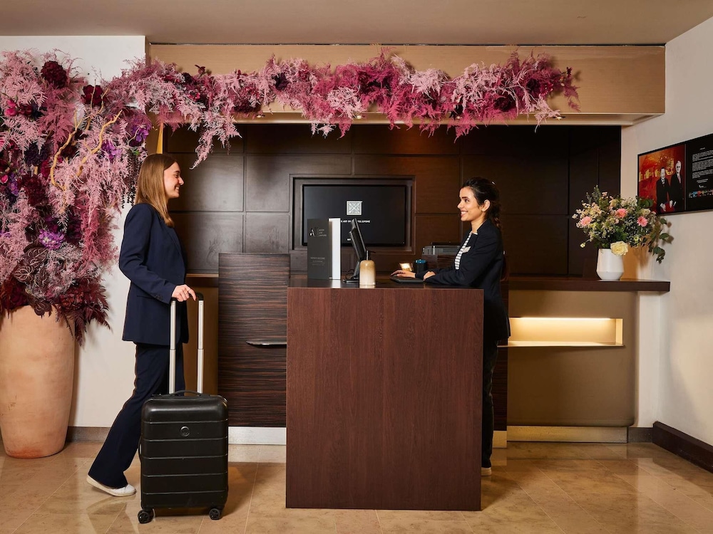 Lobby at Novotel Paris La Defense Esplanade, COURBEVOIE