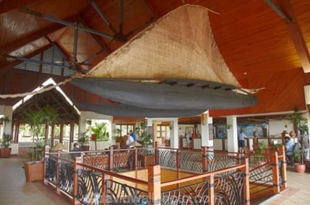 Outrigger Fiji Beach Resort 28/31