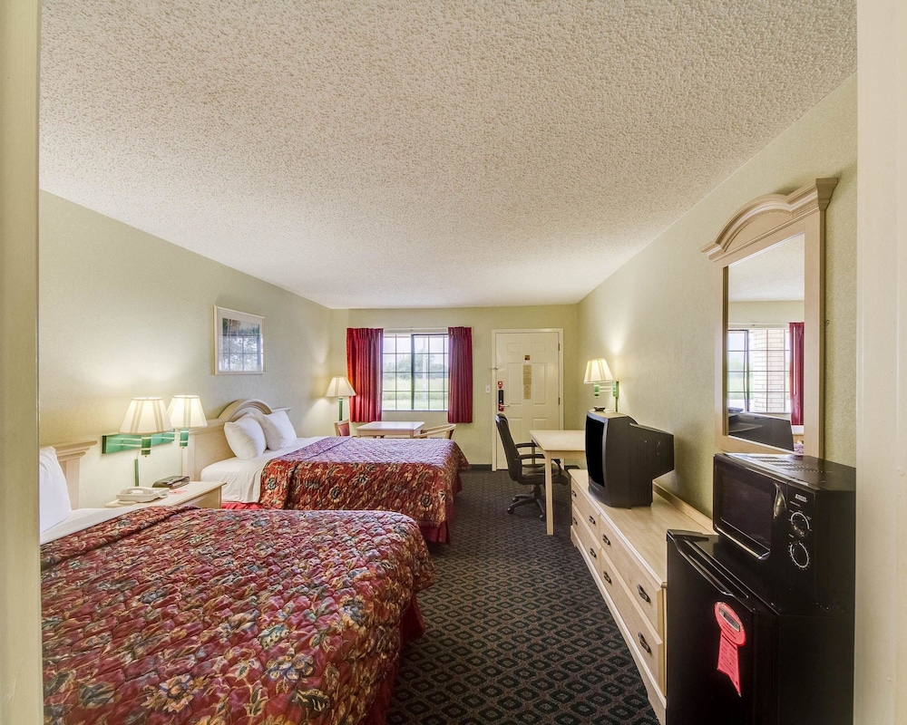 Econo Lodge Falfurrias 23/31