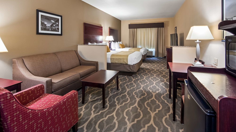 Best Western Plus Burleson Inn & Suites 20/32