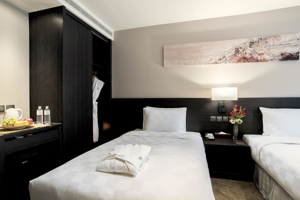 Platinum Hotel 13/71